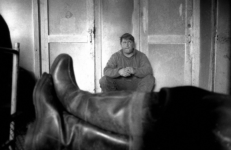 Хибара в рыбацком посёлке Кулинино, Баргузинский район, Бурятия, Россия. Октябрь 2001