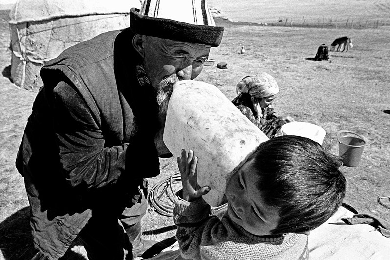 in the vicinity of Lake Song-Köl, Naryn region, Kyrgyzstan. September 2003