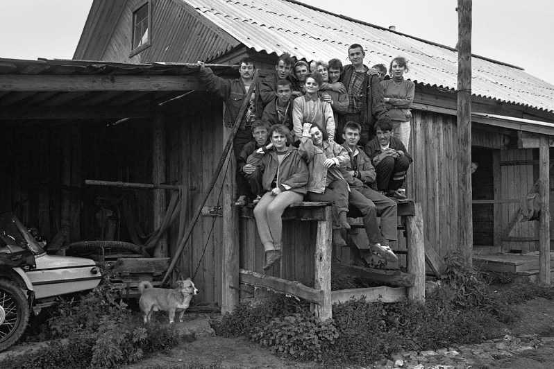 Молодёжь деревни Паново, Зеленодольский район, Татарстан. Россия. 1995