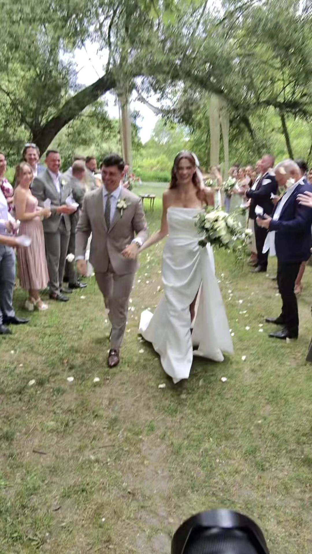 Vintage Charm: Markéta and Michal’s Wedding at Château Třebešice. Vitalie Varvarynets - Весільний фотограф Прага