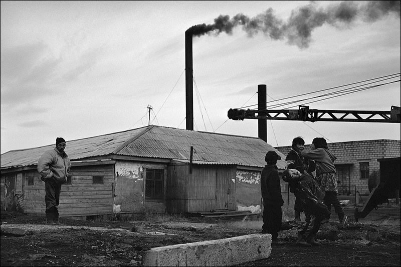 "The little fool and children", settlement of Lorino, Chukotka, Russia, September 2007