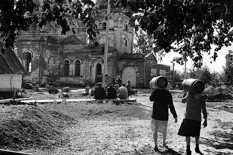 And Quiet Flows the Volga / Evgene Kanaev. Misha Maslennikov. Documentary photography. Odessa