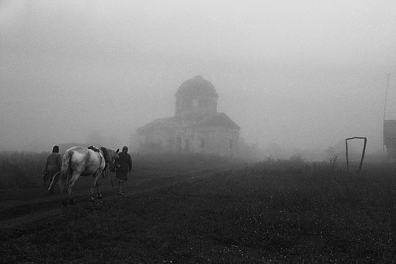 And Quiet Flows the Volga / Evgene Kanaev. Misha Maslennikov. Documentary photography. Odessa