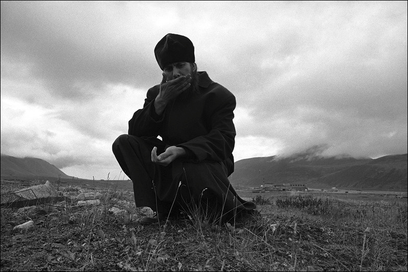 "Handful of berries Shiksha", near settlement of Ureliki, Chukotka, Russia, September 2007