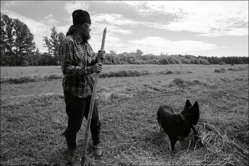 "Following", village of Poteryaevka, Mamontovo district, Altai territory, Russia, July 2008