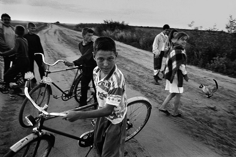 And Quiet Flows the Volga / Evgene Kanaev. Misha Maslennikov. Documentary photography. Odessa