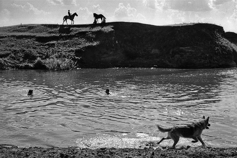 And Quiet Flows the Volga / Evgene Kanaev. Misha Maslennikov. Documentary photography. Odessa