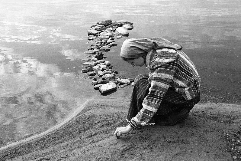 "Sand drawing", settlement of Interposelok, Olonets district, Karelia, Russia, August 2005