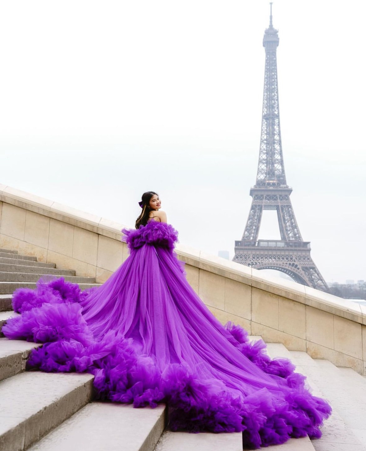Rent a dress for a photo shoot in Paris