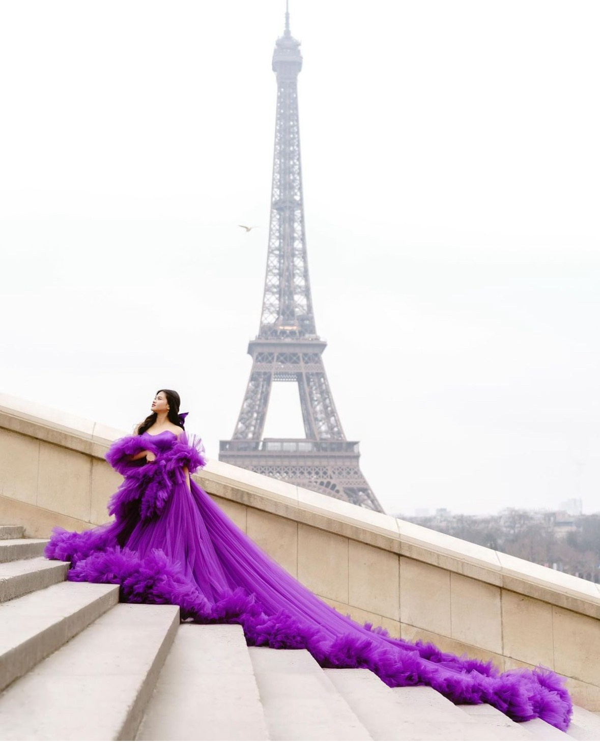 Rent a dress for a photo shoot in Paris