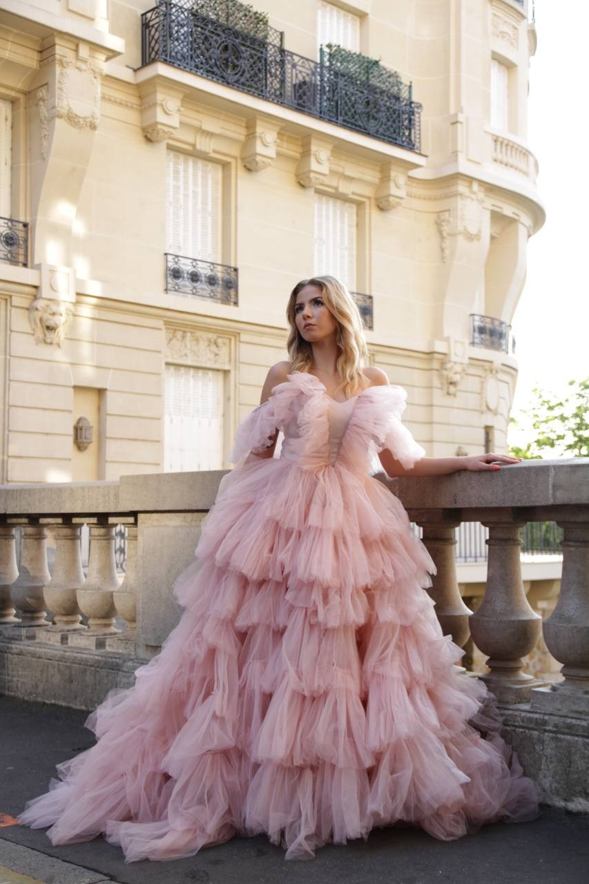 Rent a dress for a photo shoot in Paris