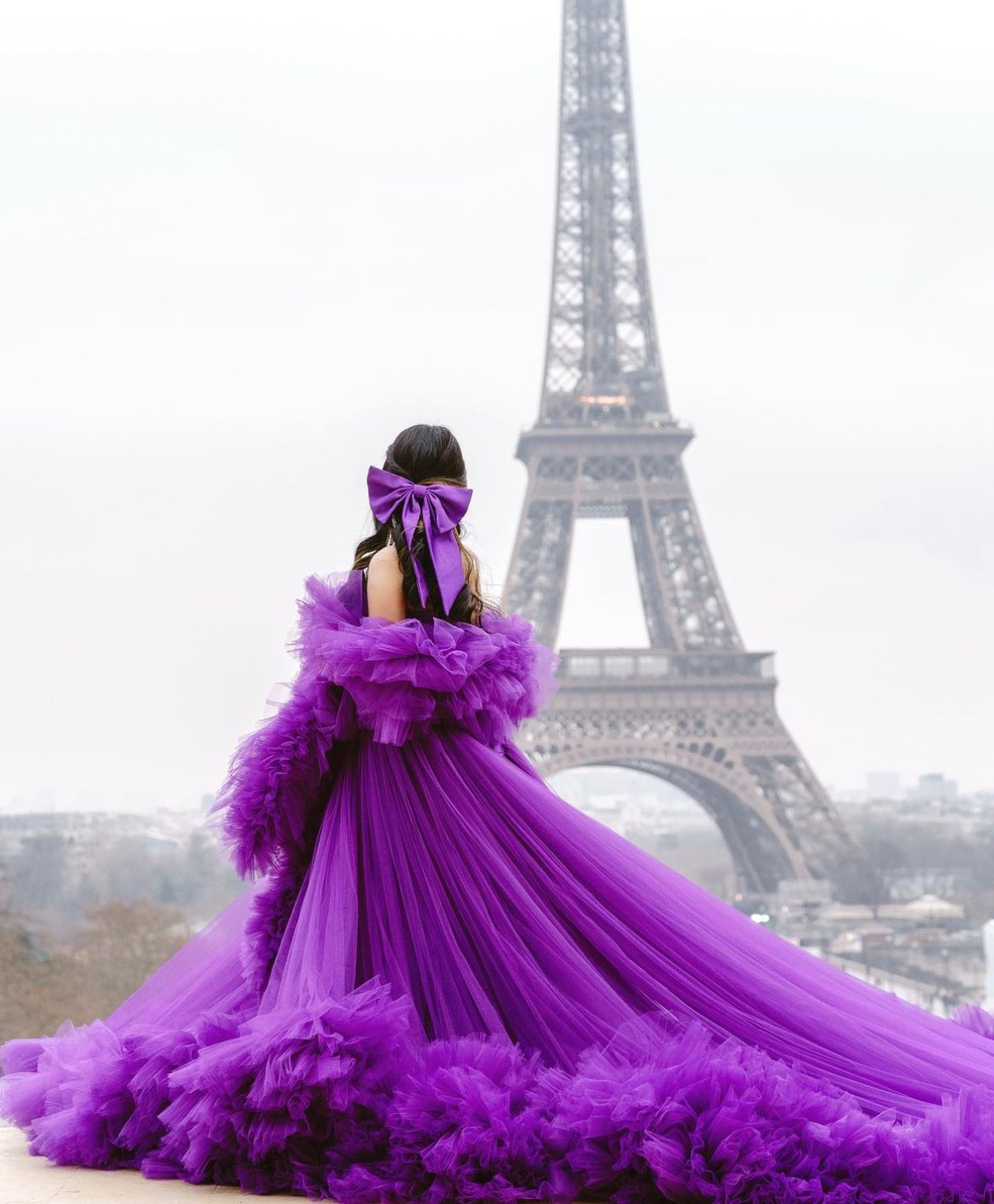 Rent a dress for a photo shoot in Paris