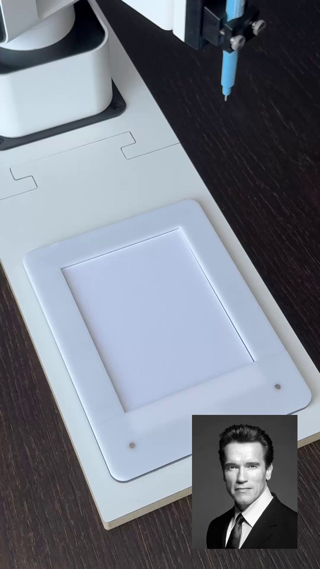 Скетч Бот (Sketch Bot). Оренда інтерактивних фотозон у Харкові