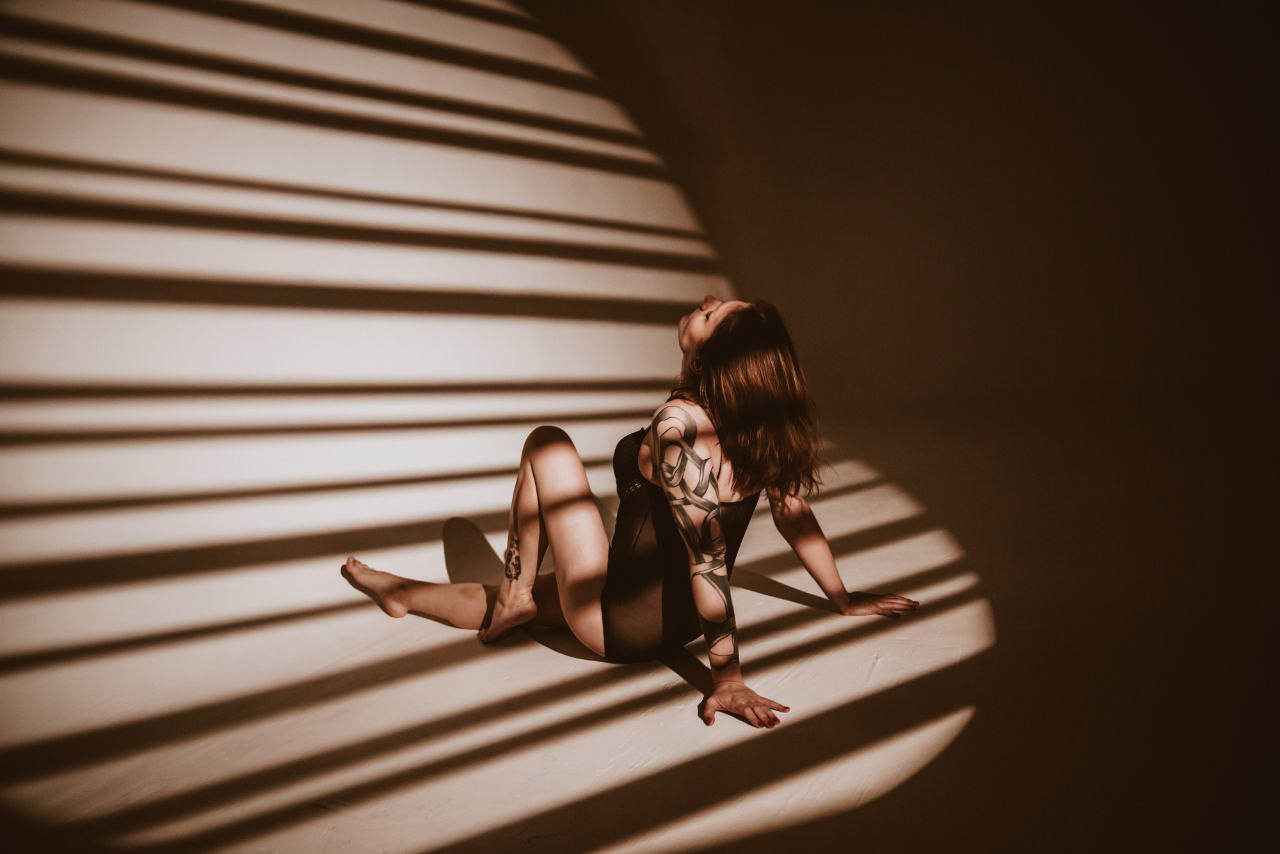 Фотосесія з масками гобо. Фотограф Анастасія Залужна | Манхайм