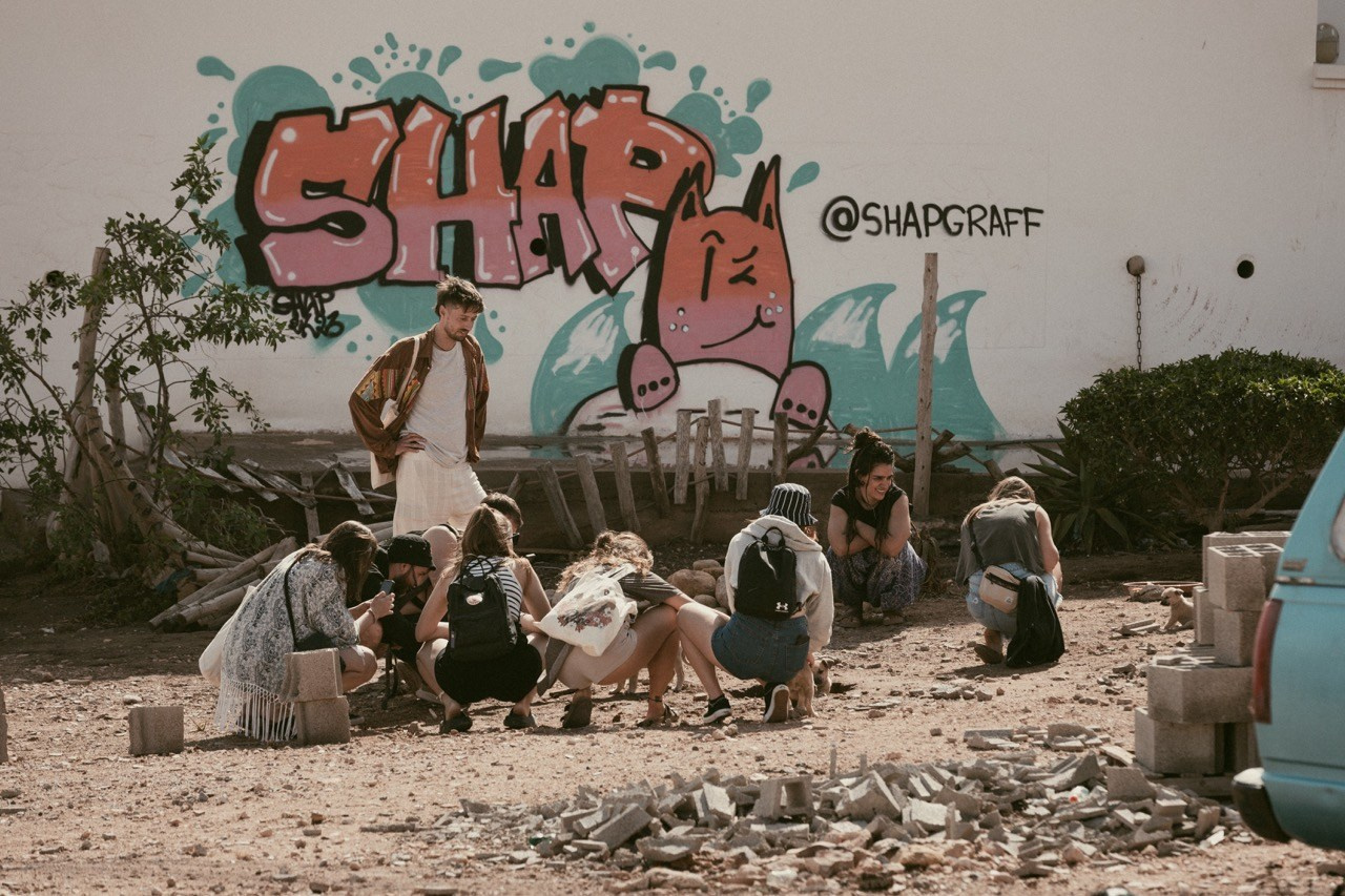 Travel and lifestyle fotografka. Dana Lišková — Empatická fotografka | Introspektivní umělkyně | Neurodivergentní koučka| Zakladatelka Artepy.cz