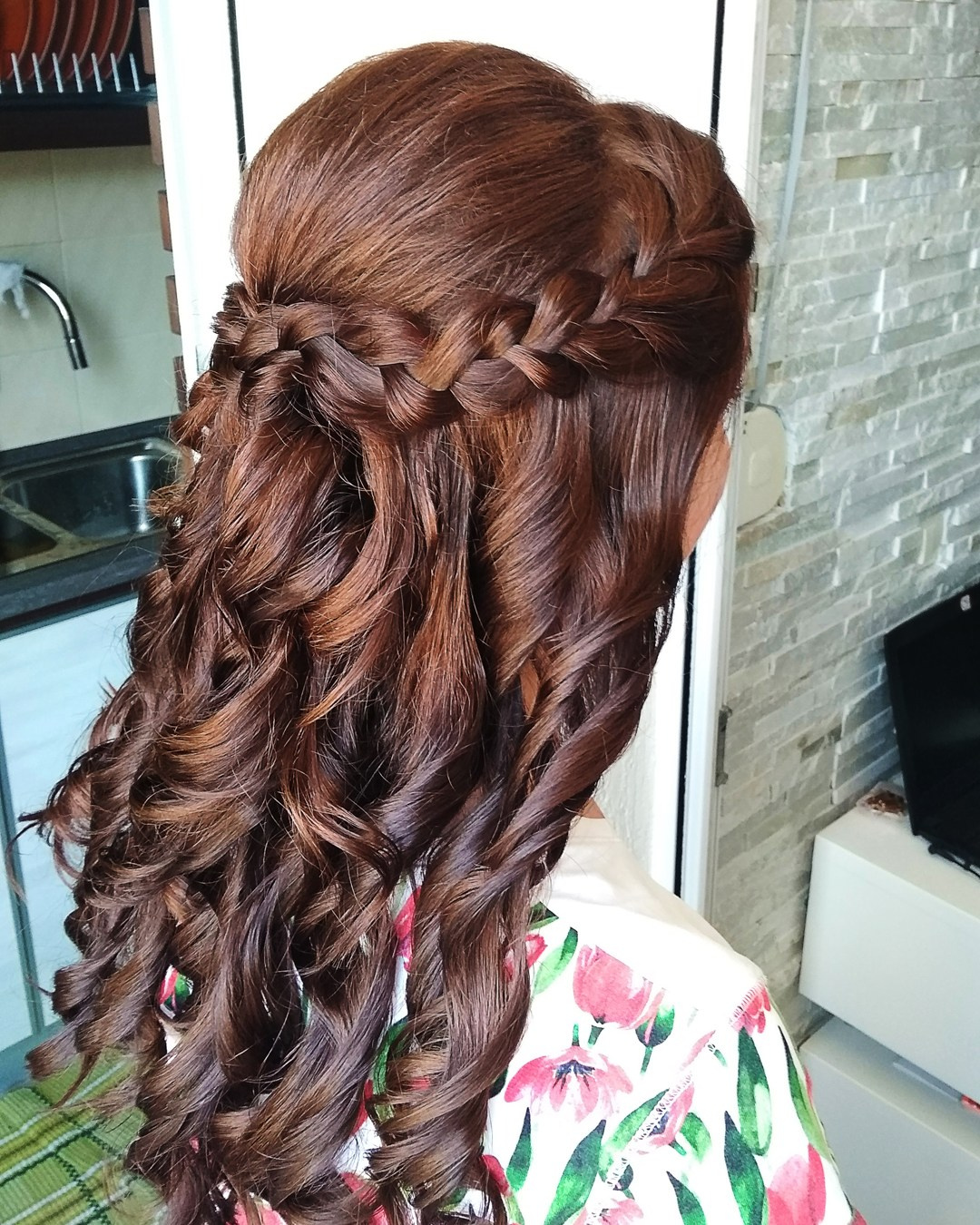 Hairdresser in Montenegro. Makeup artist and hairdresser in Montenegro Nadia Lia