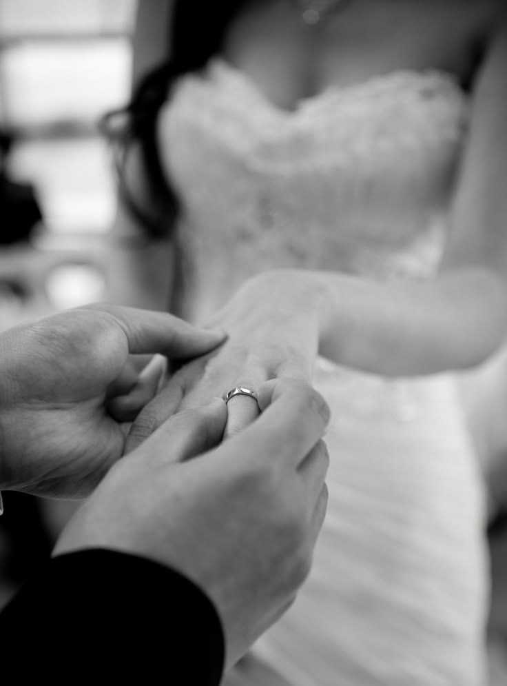 Wedding guide ITA. Wedding and elopement photographer Italy Tuscany Como Milan Pavia Marija Galaka