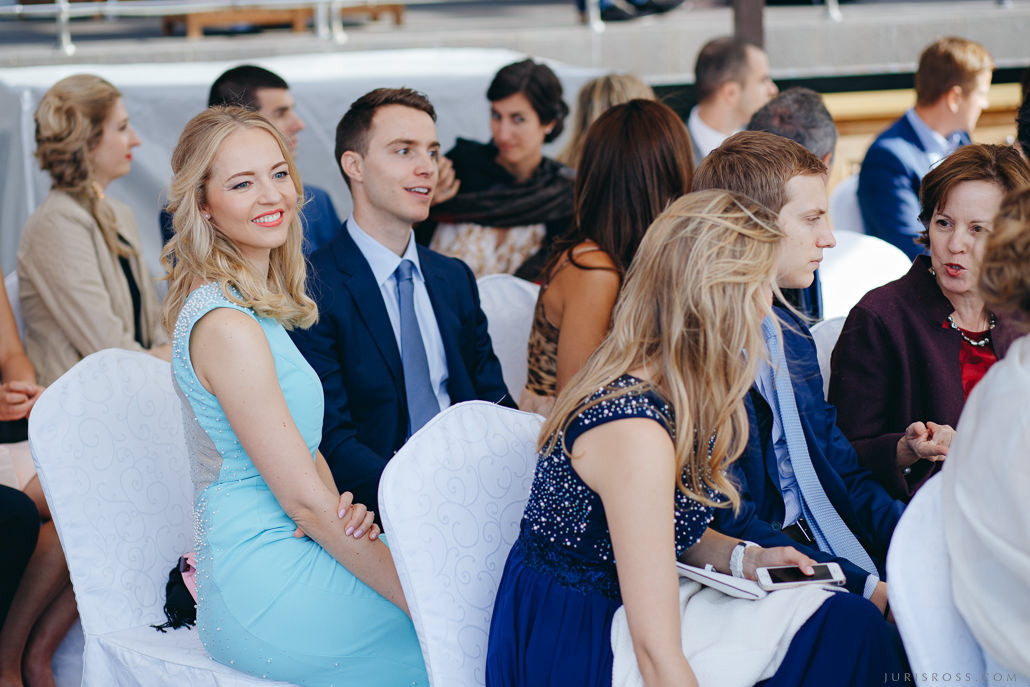 Kāzas LightHouse Jurmala ar ceremonija pludmalē un Augu māja noformēju