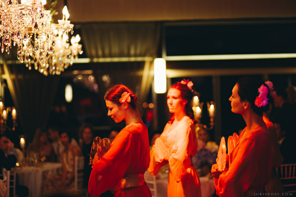 Kāzas LightHouse Jurmala ar ceremonija pludmalē un Augu māja noformēju