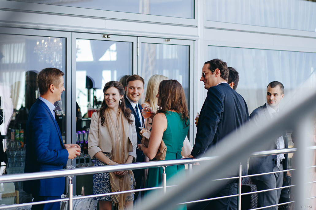 Kāzas LightHouse Jurmala ar ceremonija pludmalē un Augu māja noformēju