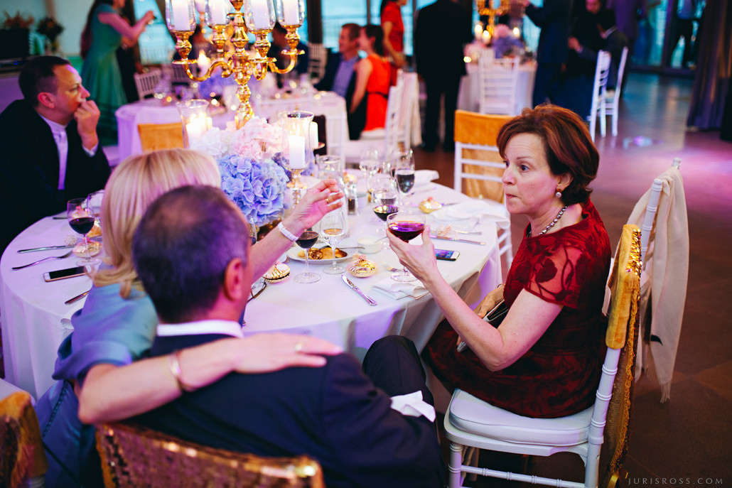 Kāzas LightHouse Jurmala ar ceremonija pludmalē un Augu māja noformēju