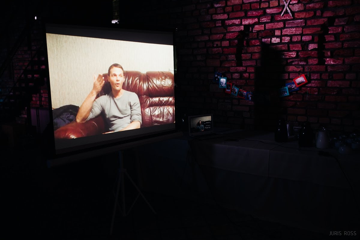 Kāzas rudenī lietainā dienā ar Vecrīgā