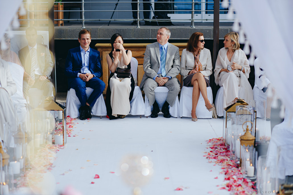 Kāzas LightHouse Jurmala ar ceremonija pludmalē un Augu māja noformēju