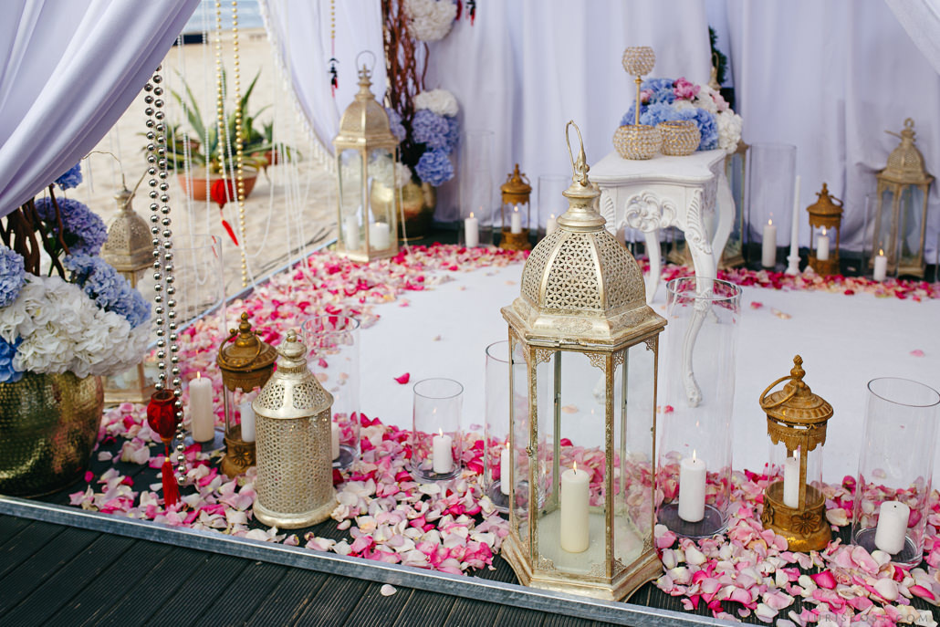 Kāzas LightHouse Jurmala ar ceremonija pludmalē un Augu māja noformēju