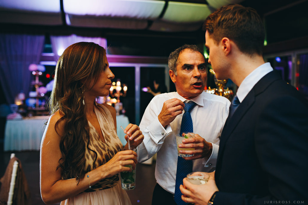 Kāzas LightHouse Jurmala ar ceremonija pludmalē un Augu māja noformēju