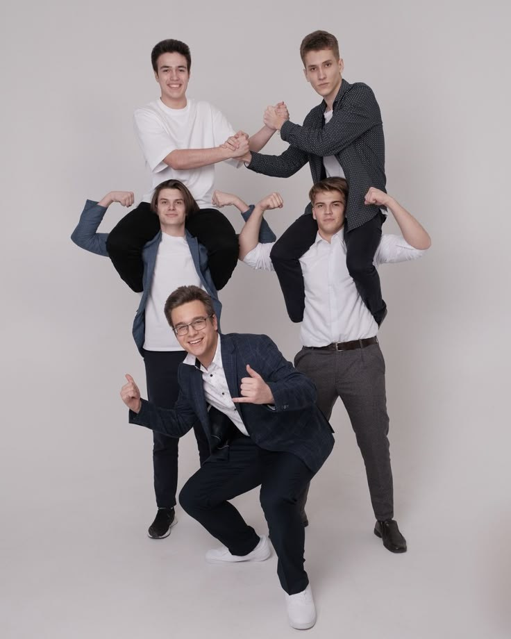 фото выпускников лицейfotografie colectiv clasăколлективное фото классаfoto 9 класс Молдовафото 9 класс Молдоваfoto 12 класс Кишиневфото 12 класс Кишиневfotograf grup școlar Chișinăuшкольный фотограф групповые фото