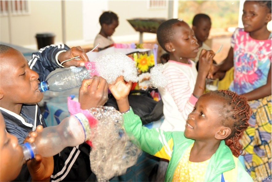 Photos of volunteer work in Congo. Simbahalu