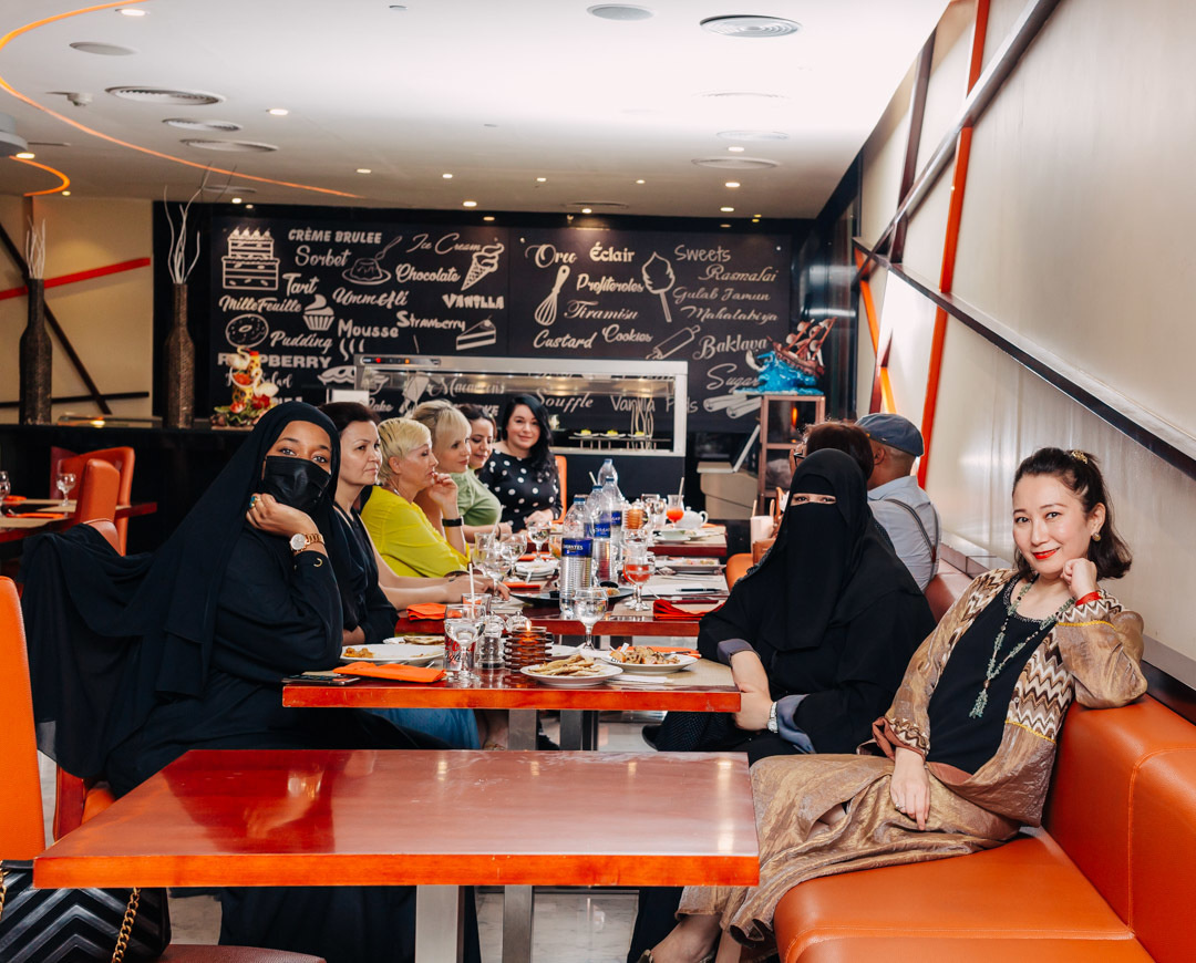 Network with Yasmine. Photographer in Dubai Dmitry Gromov