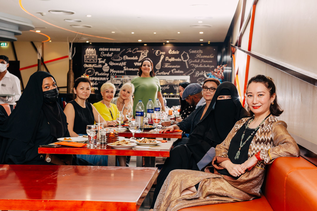 Network with Yasmine. Photographer in Dubai Dmitry Gromov