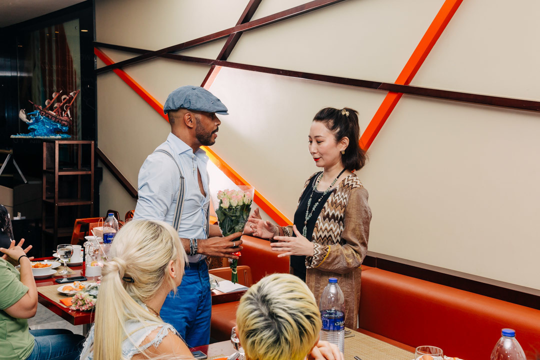 Network with Yasmine. Photographer in Dubai Dmitry Gromov