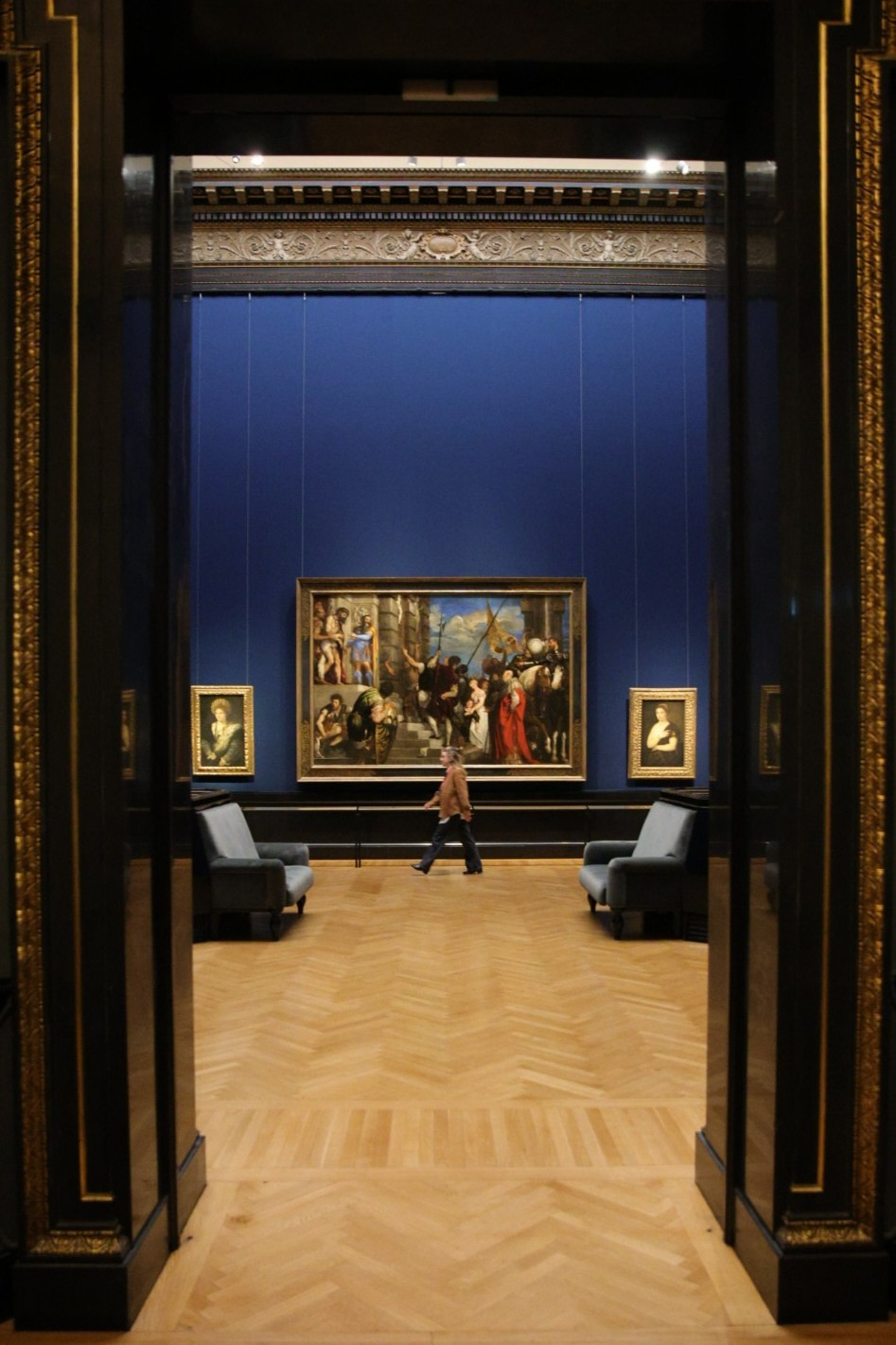 Vienna Museum Photography is a photography series by photographer Namir Čomaga, presenting museum interiors, classical sculptures and historical paintings through architectural and fine art photography.The photographs were created in Vienna, Austria, documenting the rich artistic heritage of the city through museum halls, monumental staircases and carefully curated art collections.This gallery is part of the author’s photography portfolio focusing on architectural photography, museum photography, cultural heritage photography and European city photography.