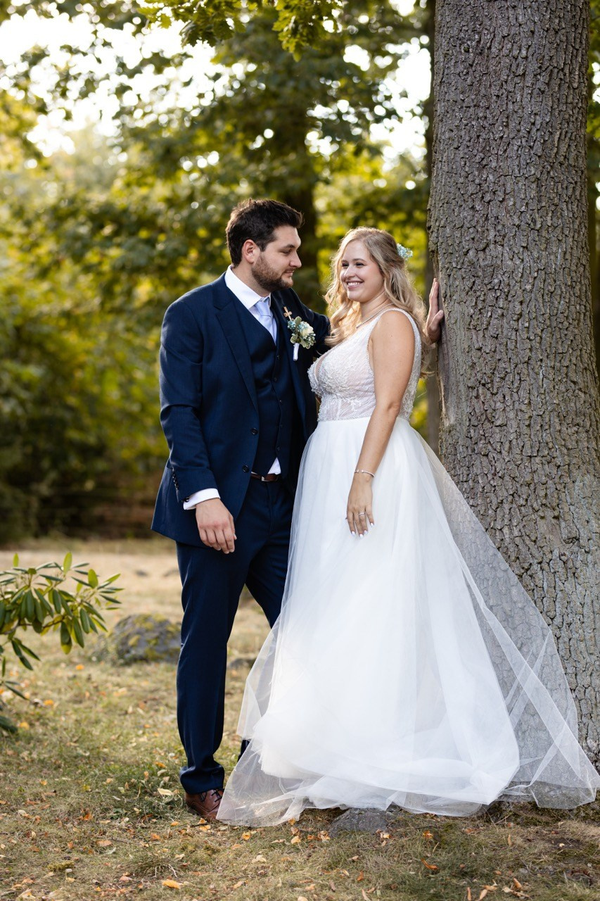 Svatební tým — svatební fotograf a kameraman. Dana Lišková — Empatická fotografka | Introspektivní umělkyně | Neurodivergentní koučka| Zakladatelka Artepy.cz