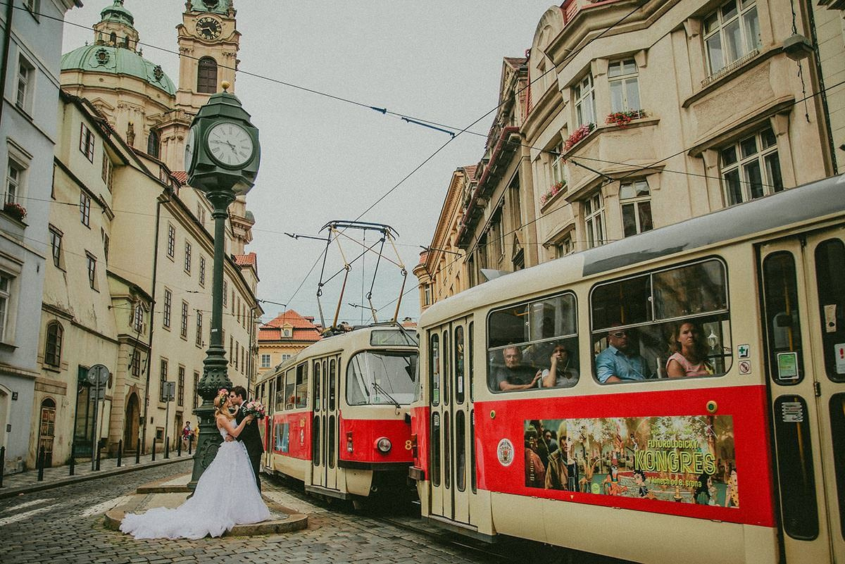 Michelle & Dan — Designer Vrtba Garden Wedding Photography, Prague