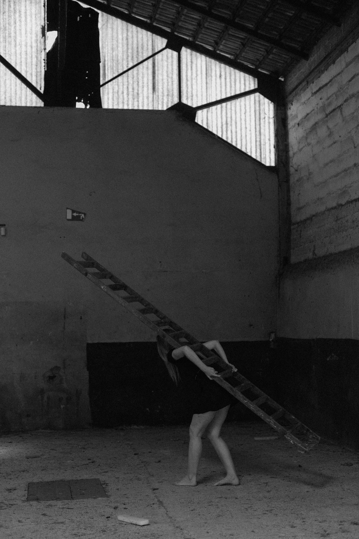 “The black night calls my name”. Anna Guseva | Visual artist