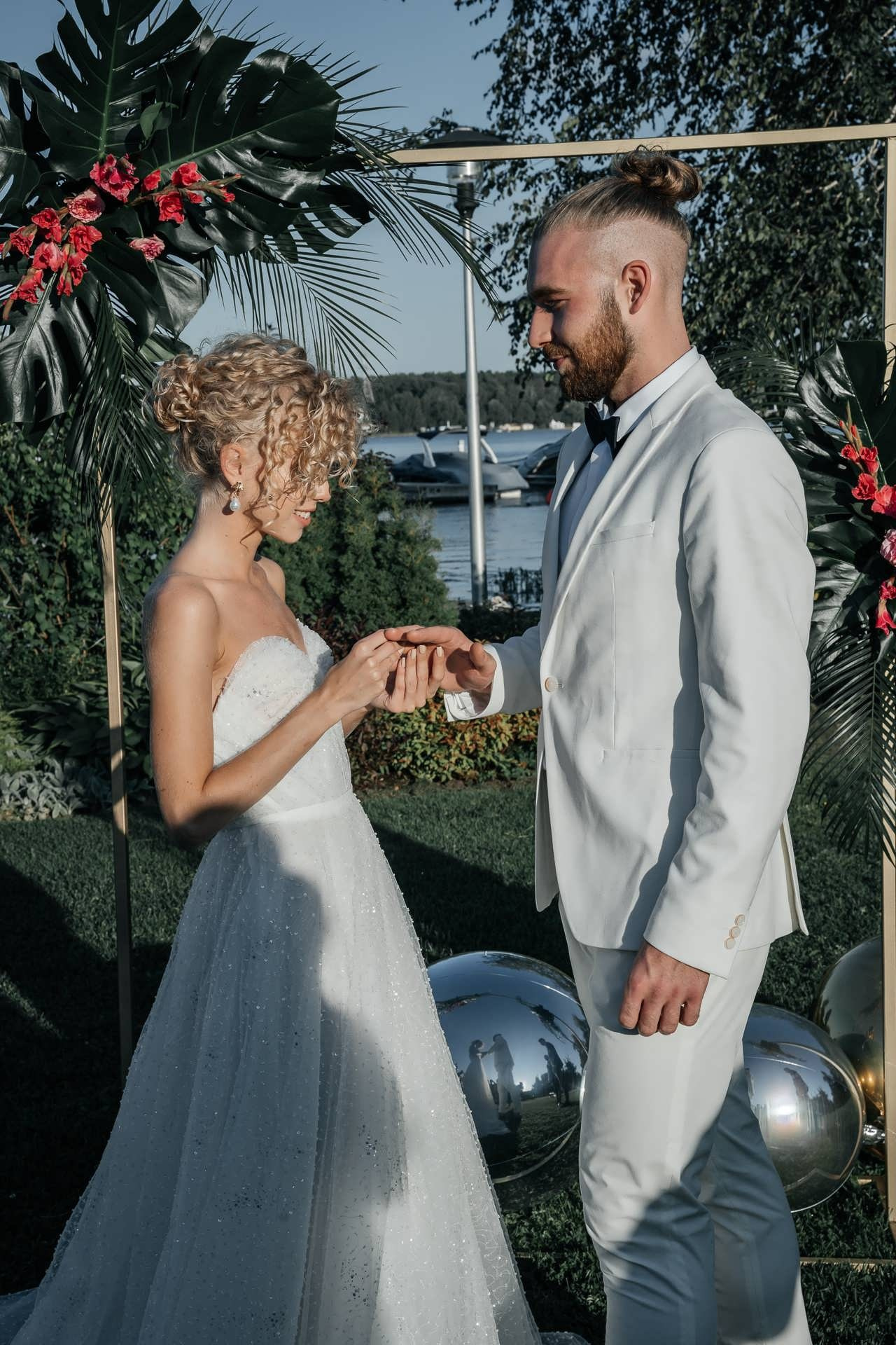 Richmond Hill wedding photographer romantic portrait Hannah and Nikita.