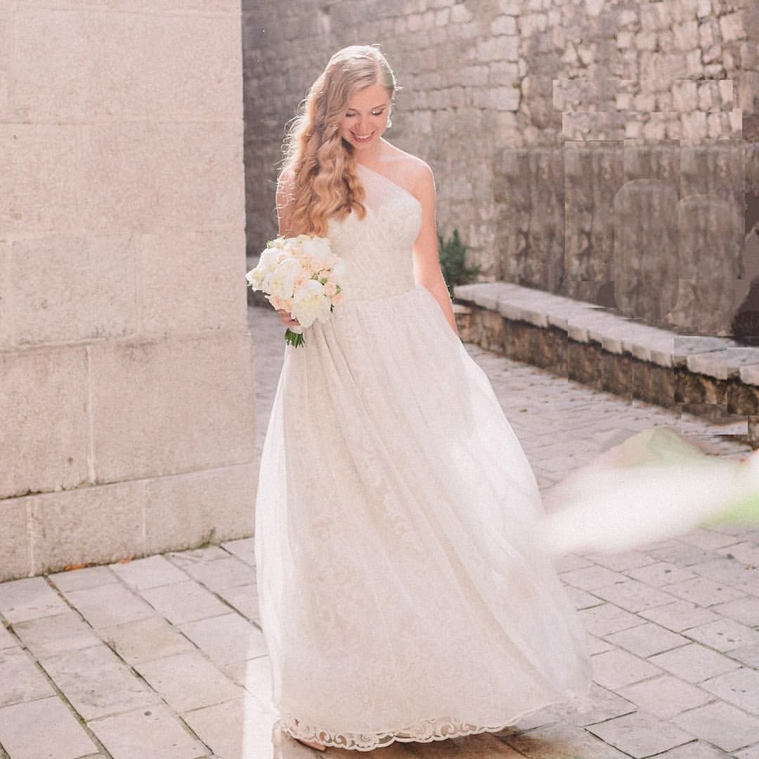 Wedding makeup artist hairdresser in Montenegro. Makeup artist and hairdresser in Montenegro Nadia Lia