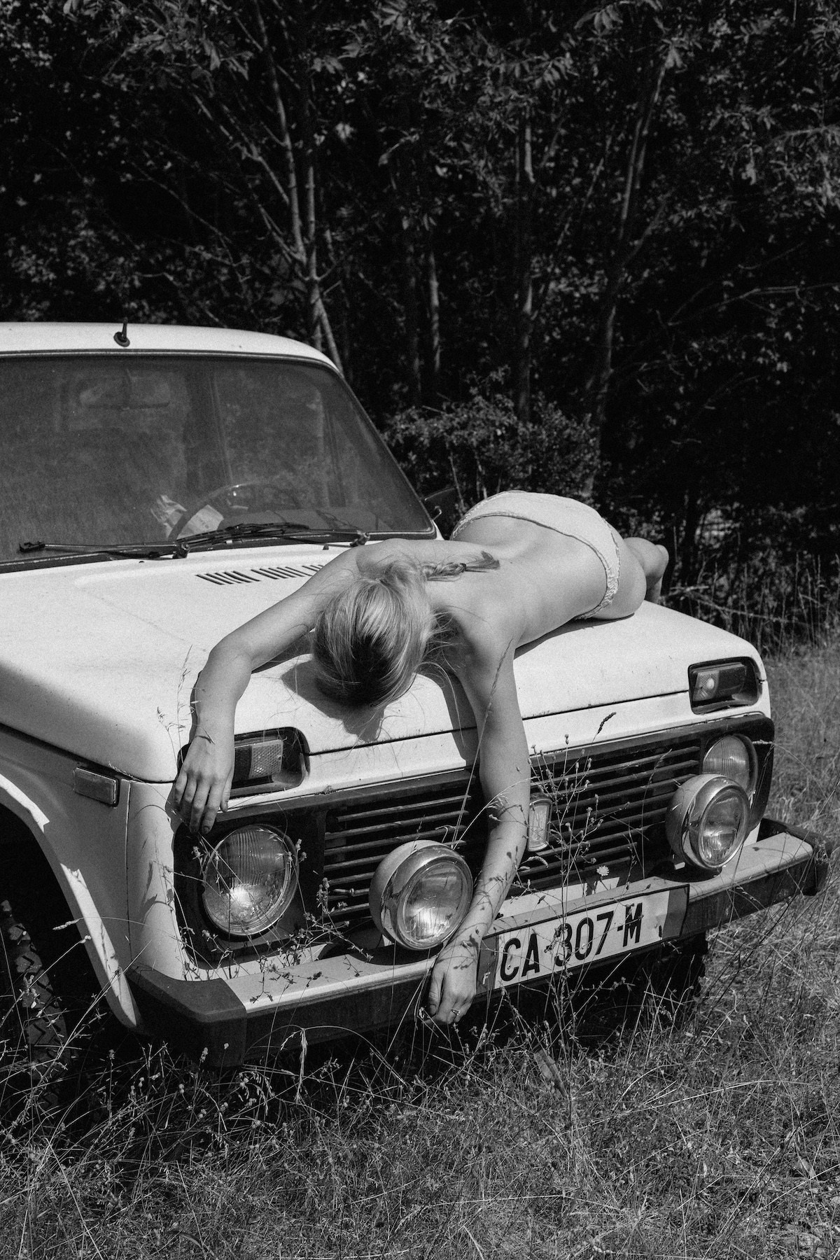 “The black night calls my name”. Anna Guseva | Visual artist