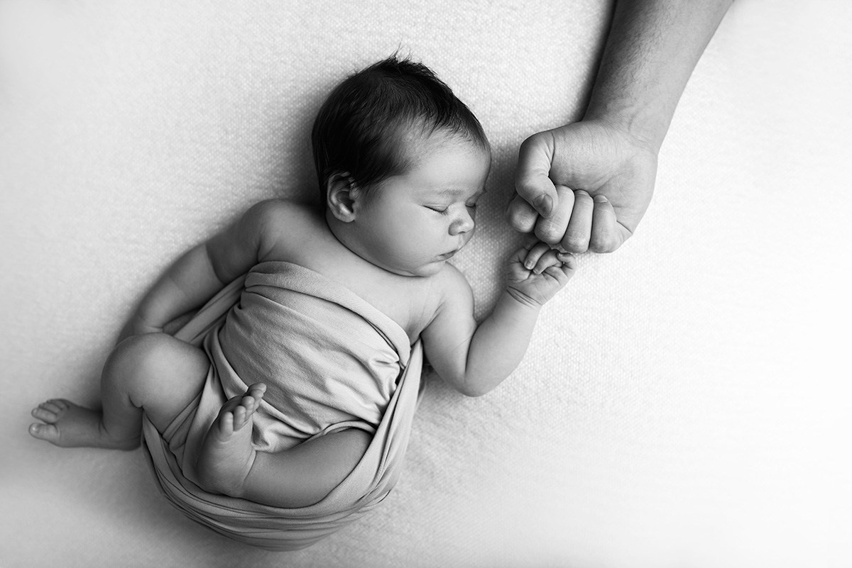 Newborn Photographer in Prague Yana Stelmakh