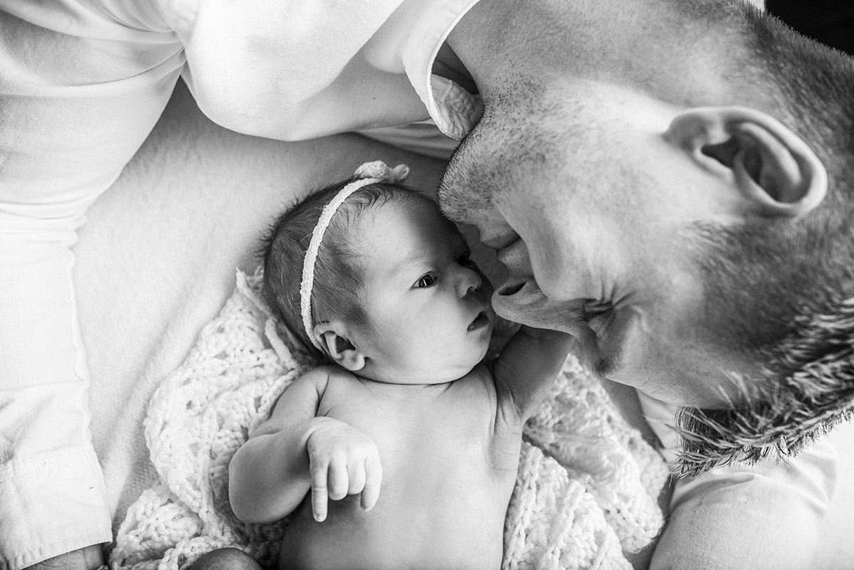 Newborn Photographer in Prague Yana Stelmakh