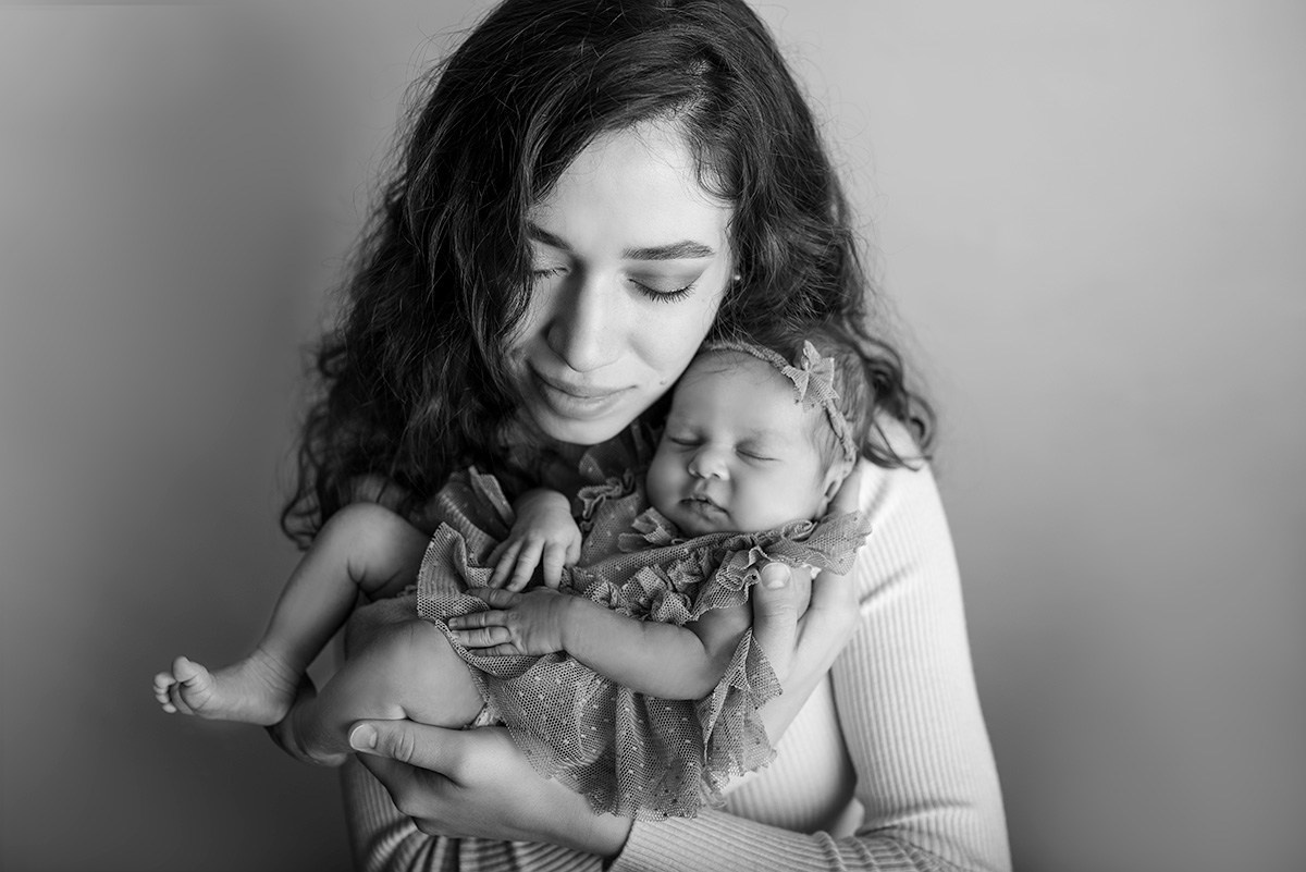 Newborn Photographer in Prague Yana Stelmakh
