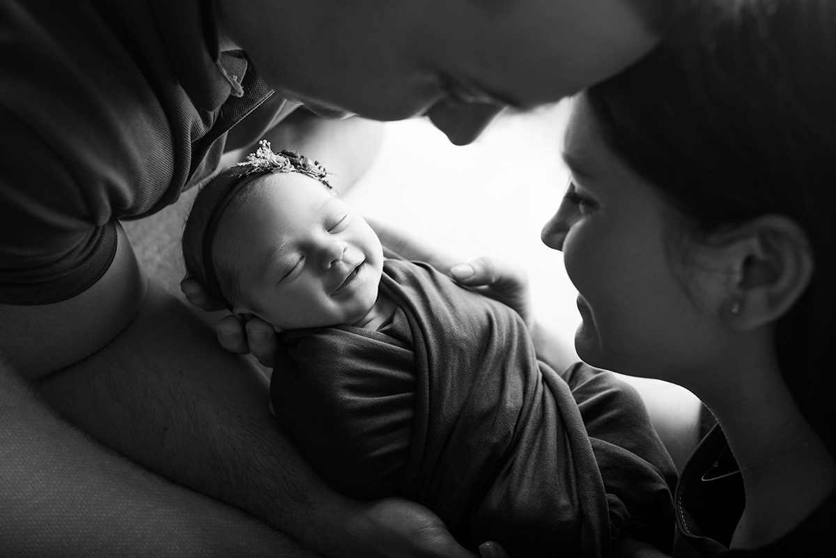 Newborn Photographer in Prague Yana Stelmakh