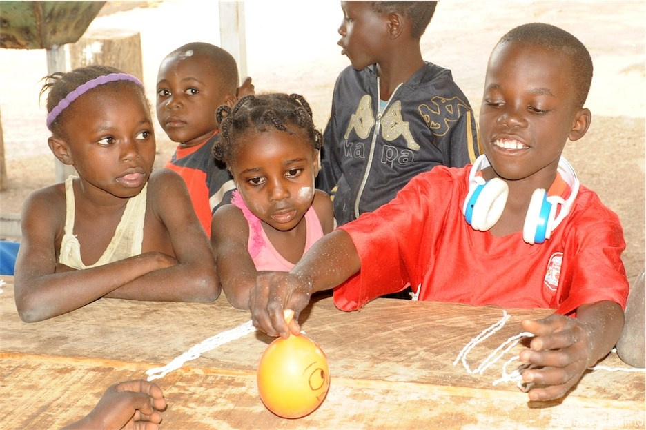 Photos of volunteer work in Congo. Simbahalu