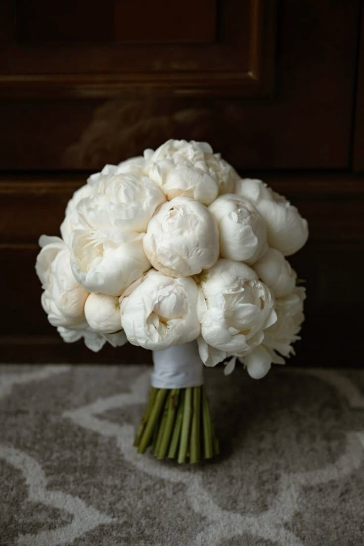 Wedding guide ITA. Wedding and elopement photographer Italy Tuscany Como Milan Pavia Marija Galaka