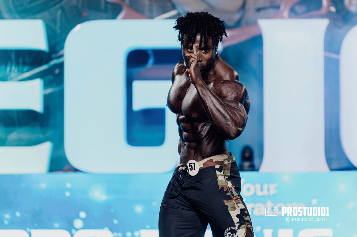 MEN’S PHYSIQUE. Photo & Video Production Studio #1