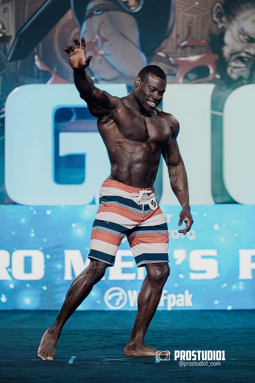 MEN’S PHYSIQUE. Photo & Video Production Studio #1