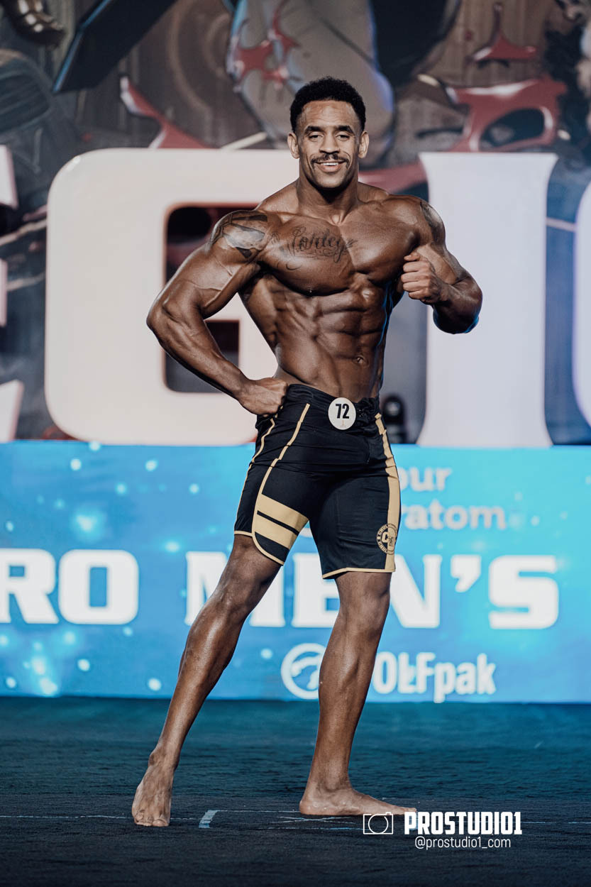 MEN’S PHYSIQUE. Photo & Video Production Studio #1